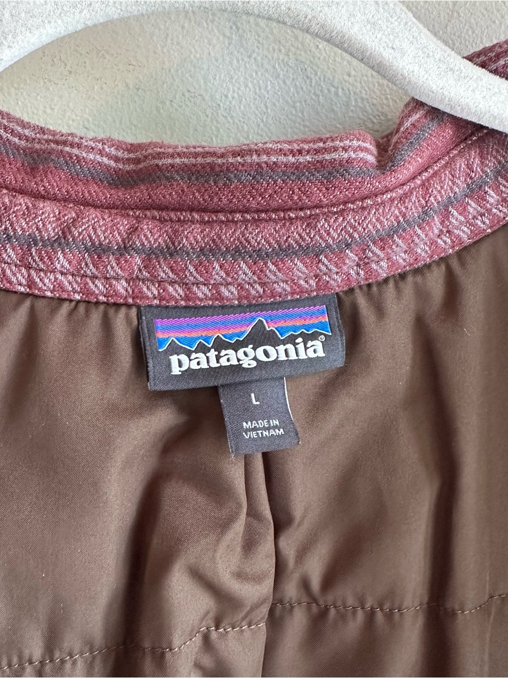Patagonia Fjord Insulated Flannel Button Front Shirt 27640 Folk Dobby dark ruby - Picture 3 of 7